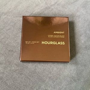 Hourglass Strobe Lighting Blush: Incandescent Electra